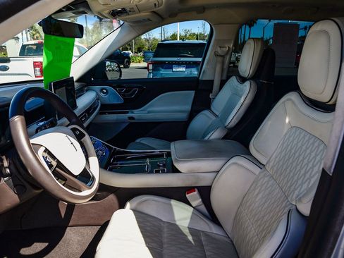 Used 2023 Lincoln Aviator Black Label w/ Jet Package image 19