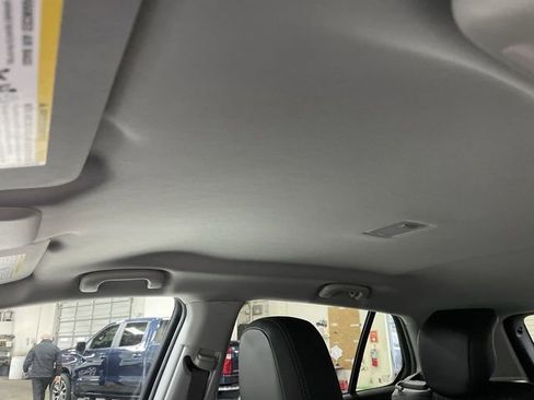 Used 2020 Chevrolet Trax LT w/ LT Convenience Package image 22