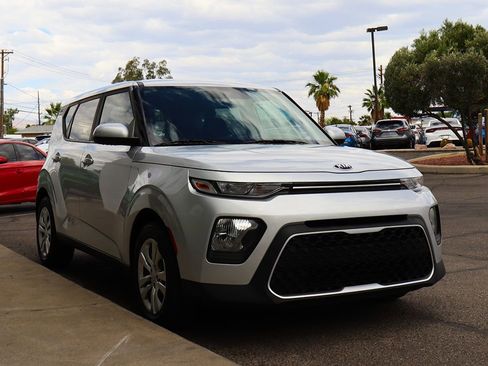 Used 2020 Kia Soul LX FWD image 14