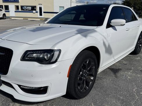 Used 2018 Chrysler 300 S w/ 300S Premium Group image 2