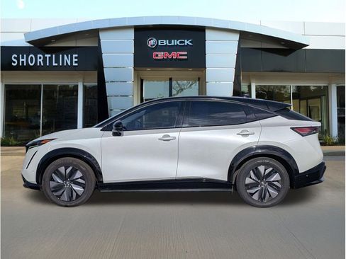 Used 2023 Nissan Ariya AWD/4WD image 6