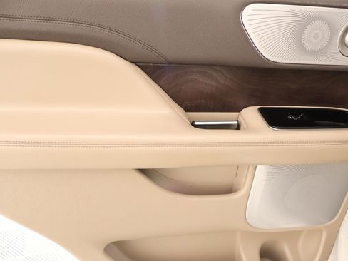 Used 2024 Lincoln Navigator Reserve AWD/4WD image 19