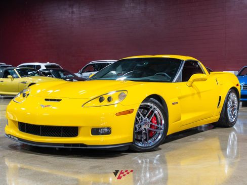 Used 2006 Chevrolet Corvette Z06 w/ Preferred Equipment Group RWD image 4
