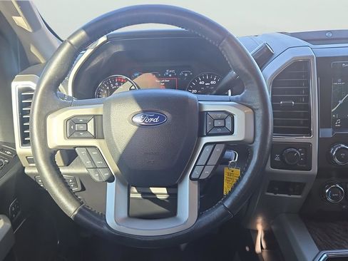 Certified 2019 Ford F250 Lariat w/ Chrome Package image 19