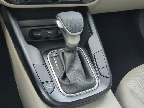 Used 2025 Kia Soul LX FWD image 25