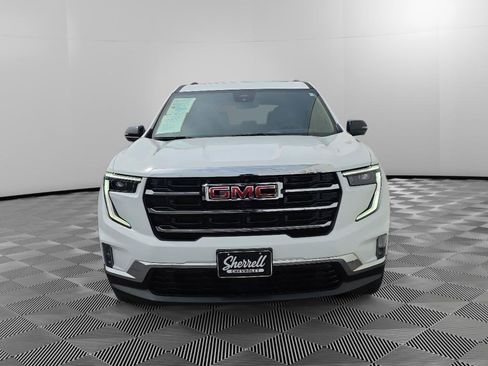 Used 2024 GMC Acadia Elevation FWD image 2