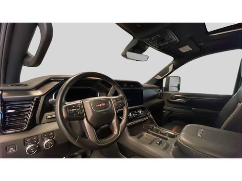 Used 2025 GMC Sierra 2500 AT4 w/ AT4 Premium Plus Package AWD/4WD image 11