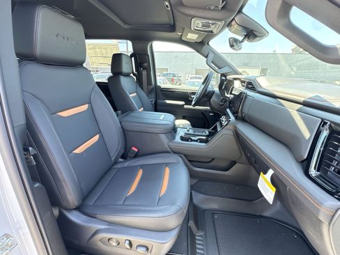 New 2026 GMC Sierra 2500 AT4 w/ Technology Package AWD/4WD image 20