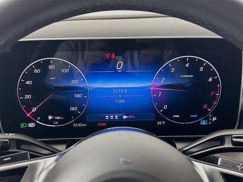 Used 2026 Mercedes-Benz GLC 300 image 13