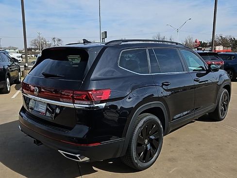 New 2026 Volkswagen Atlas SE FWD image 5