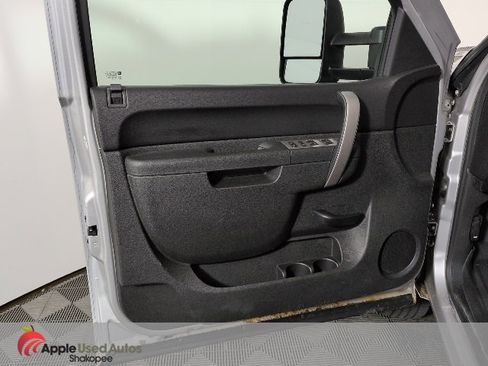 Used 2010 Chevrolet Silverado 2500 LT w/ Interior Plus Package image 10