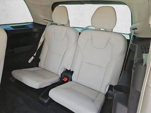 Used 2021 Volvo XC90 T6 Momentum w/ Protection Package Premier AWD/4WD image 26