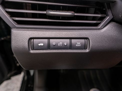 Used 2024 Nissan Altima 2.5 SV FWD image 26