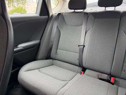 Used 2025 Kia K4 LXS image 40