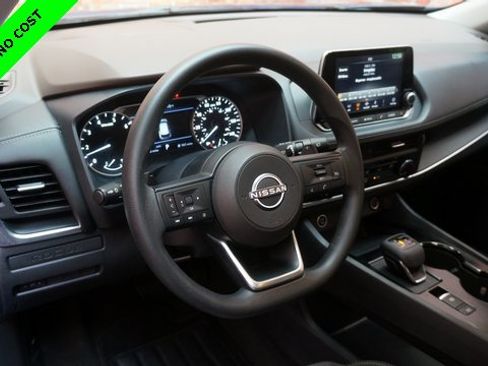 Used 2022 Nissan Rogue S image 9