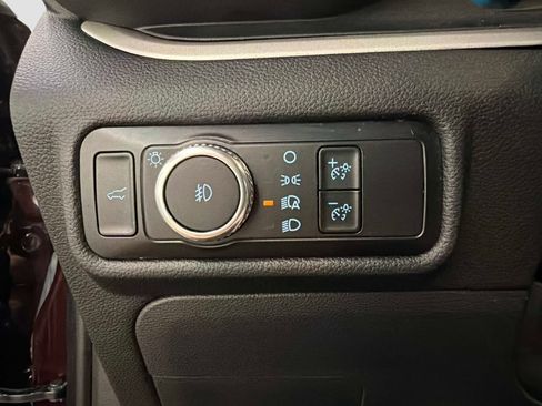 Used 2023 Ford Explorer XLT w/ Equipment Group 202A AWD/4WD image 31