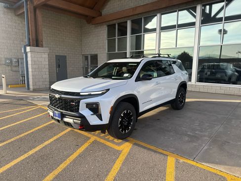 New 2026 Chevrolet Traverse Z71 w/ Enhanced Driving Package image 1