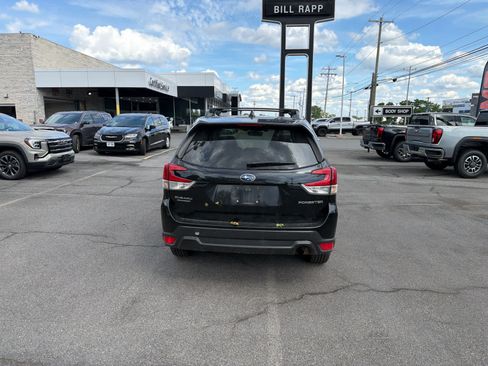 Used 2020 Subaru Forester Premium AWD/4WD image 27