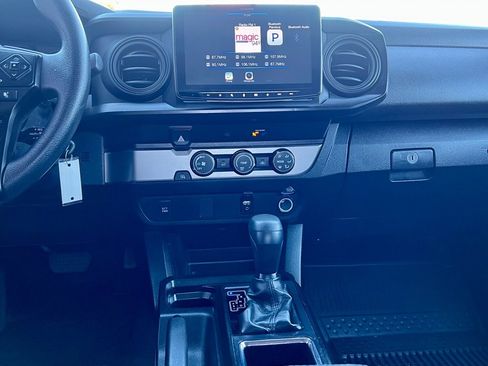 Used 2019 Toyota Tacoma 2WD Access Cab image 16