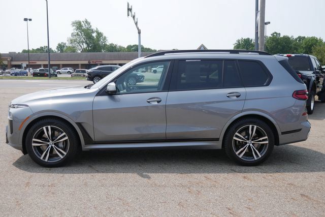 Used 2024 BMW X7 xDrive40i w/ Executive Package AWD/4WD image 8