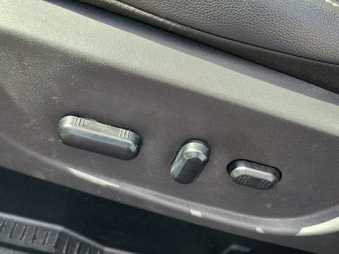 Used 2019 Ford Escape Titanium FWD image 6