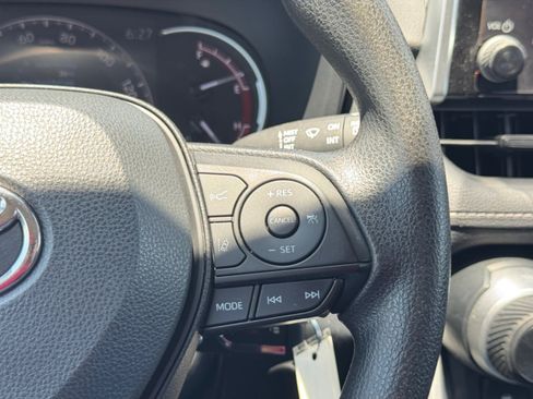 Used 2023 Toyota RAV4 LE FWD image 23