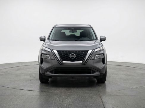 Used 2025 Nissan Rogue SV FWD image 2