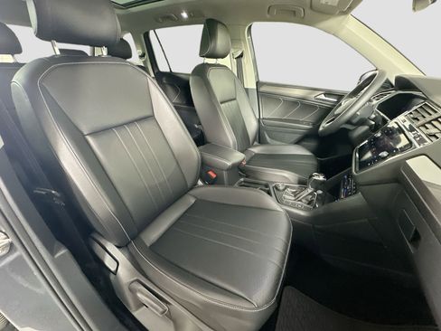Certified 2022 Volkswagen Tiguan SE image 26