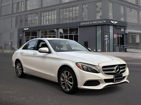 Used 2015 Mercedes-Benz C 300 4MATIC Sedan image 2