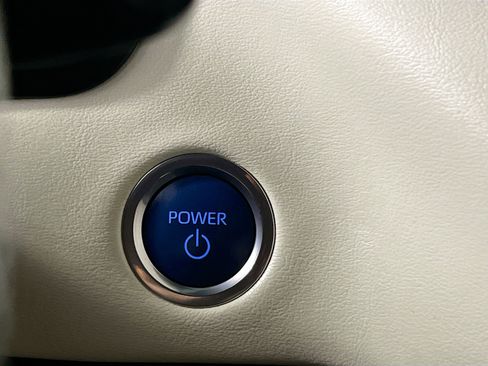 Used 2024 Toyota Tundra Capstone AWD/4WD image 24