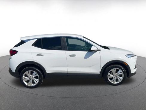 Used 2025 Buick Encore GX Preferred AWD/4WD image 16