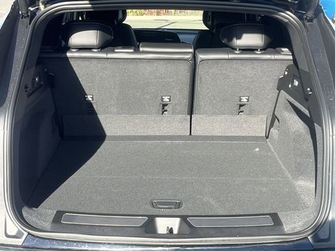 Used 2026 Cadillac Lyriq Premium Luxury image 18