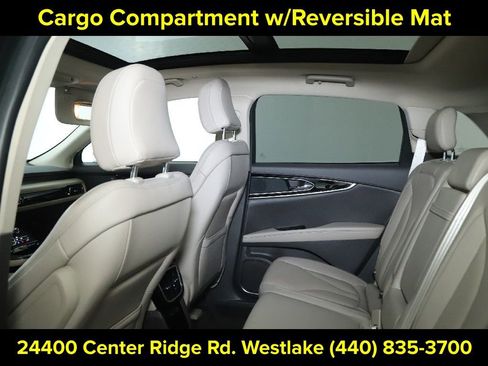 Used 2023 Lincoln Nautilus Reserve w/ Cargo Utility Package AWD/4WD image 15