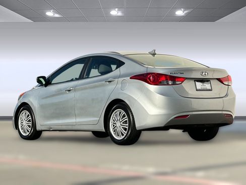 Used 2012 Hyundai Elantra GLS image 3