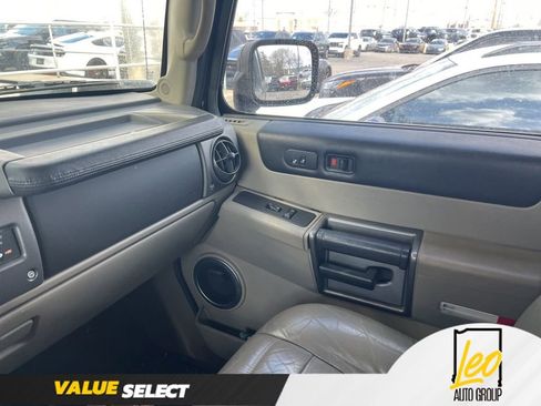 Used 2004 HUMMER H2 w/ Preferred Equipment Group image 17