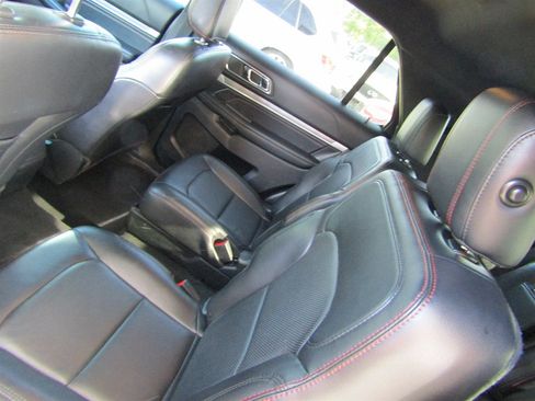 Used 2019 Ford Explorer Sport w/ Ford Safe & Smart Package AWD/4WD image 9