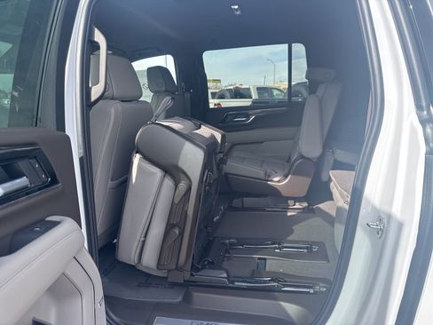 New 2026 GMC Yukon XL Elevation w/ LPO, Get Active Package image 34