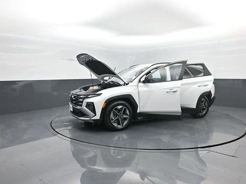 Used 2025 Hyundai Tucson SEL FWD image 42