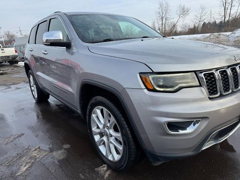 Used 2017 Jeep Grand Cherokee Limited w/ Luxury Group II image 12
