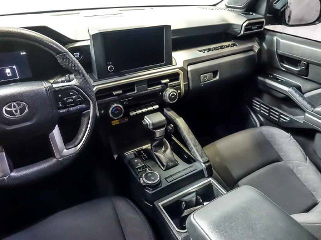 Used 2024 Toyota Tacoma SR5 AWD/4WD image 17