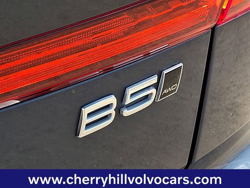 Certified 2023 Volvo XC60 B5 Plus w/ Climate Package image 32