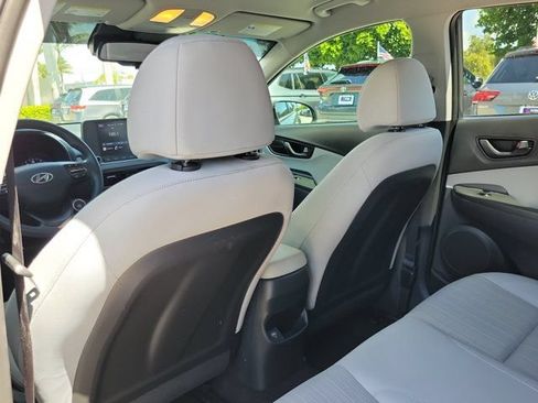 Used 2023 Hyundai Kona SEL FWD image 8