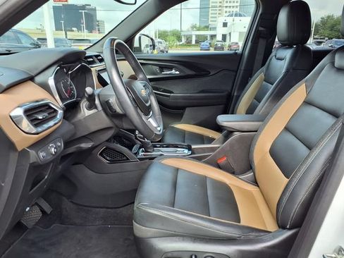 Used 2021 Chevrolet TrailBlazer ACTIV w/ Technology Package FWD image 4