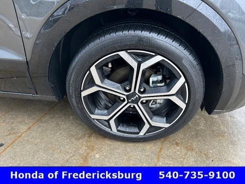 Used 2023 Kia Niro SX Touring image 13