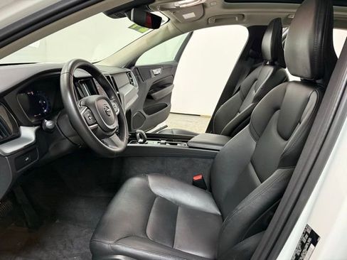 Used 2024 Volvo XC60 B5 Core image 14