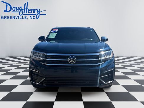 Used 2021 Volkswagen Atlas Cross Sport SE w/ Panoramic Sunroof Package image 8