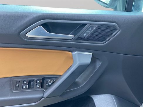 Used 2019 Volkswagen Tiguan SE w/ Panoramic Sunroof Package image 13