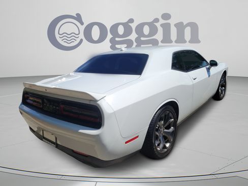 Used 2016 Dodge Challenger SXT Plus RWD image 8