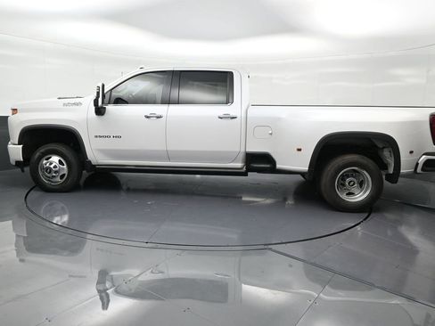Used 2022 Chevrolet Silverado 3500 High Country image 2