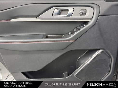 Used 2025 Ford Explorer ST-Line w/ Premium Package RWD image 17